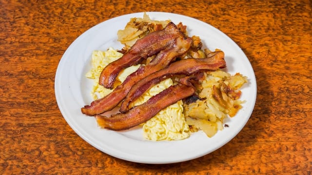 Two Eggs (Deluxe).